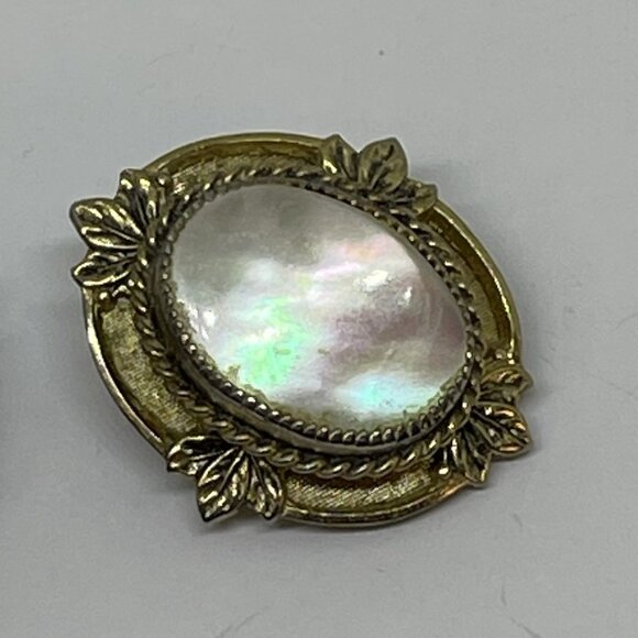 Vintage Whiting & Davis Gold Tone and Mother of Pearl Clip-on Earrings Gift - Picture 12 of 14